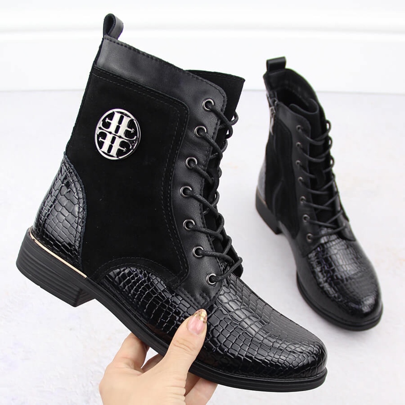 Schwarze Damenstiefeletten aus Lackleder Filippo DBT4917 1