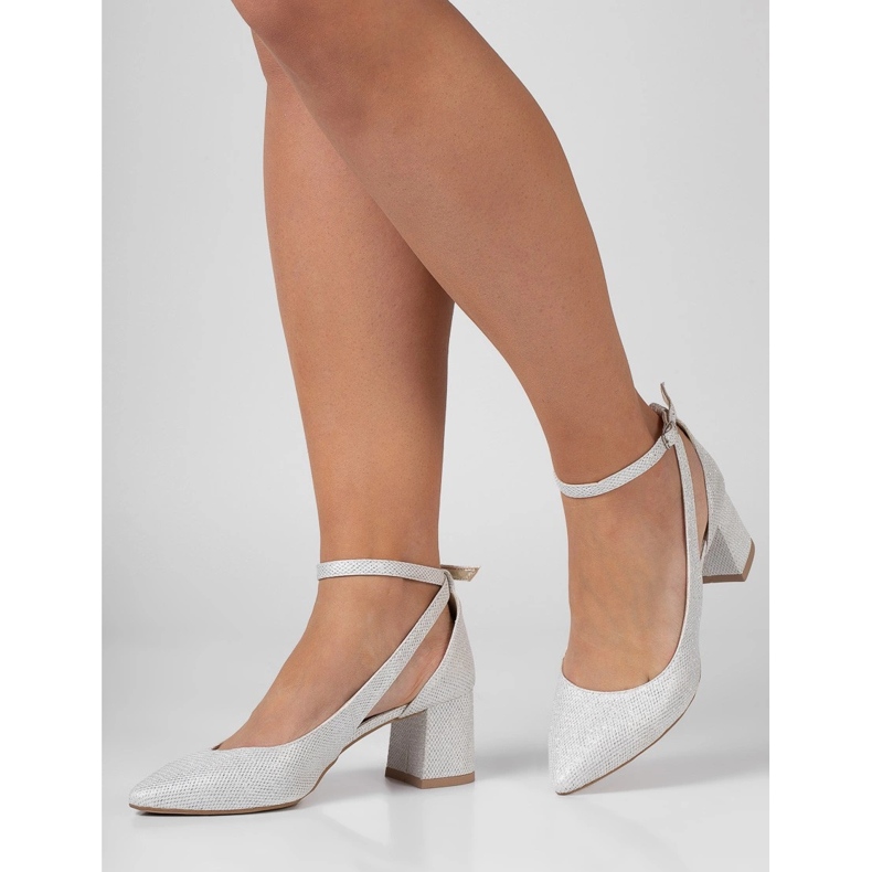 BUTDAM Gabi silberne Glitzer-Pumps mit niedrigem Absatz silber- 1