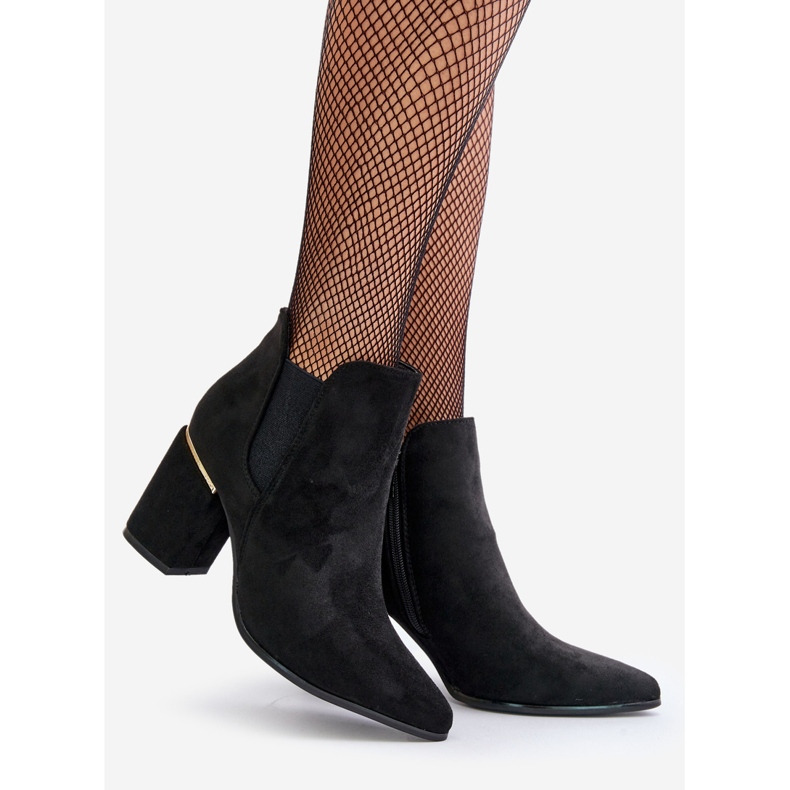 Öko-Wildlederstiefel mit hohem Absatz, isoliert, Schwarz von Daivine 1