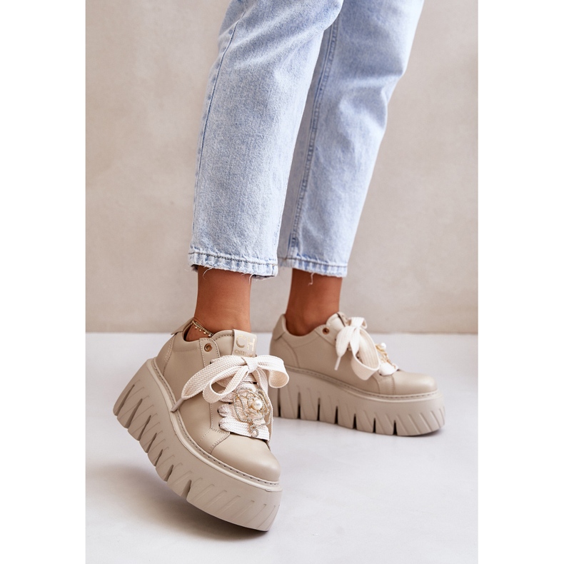 Damen-Sneaker auf massiver Sohle mit Goldverzierung CheBello 4530 Beige 2