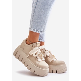 Damen-Sneaker auf massiver Sohle mit Goldverzierung CheBello 4530 Beige 1