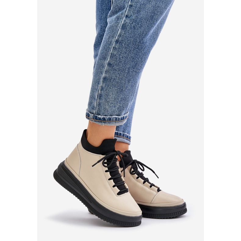 Sportschuhe aus hellem Leder auf der Artiker-Plattform 55C0554 Beige 1