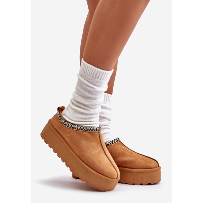 Damen-Plateauhausschuhe mit Stickerei Camel Neroma beige 1