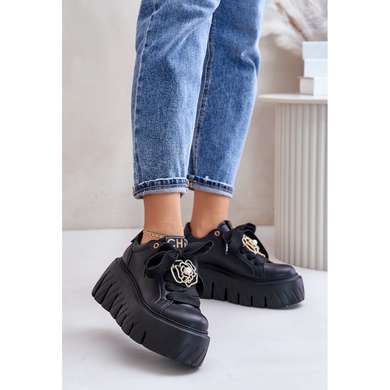 Damen-Sneaker auf massiver Sohle mit Goldverzierung CheBello 4530 Schwarz 2