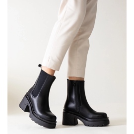 Schwarze Stiefeletten mit massivem Tharney-Absatz 1