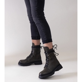 Grüne isolierte Wanderstiefel von Tuima 1