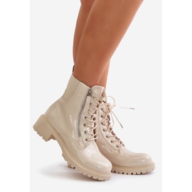 Lack-Arbeiterstiefel mit Reißverschluss, isoliert, Beige Ravanthia 1