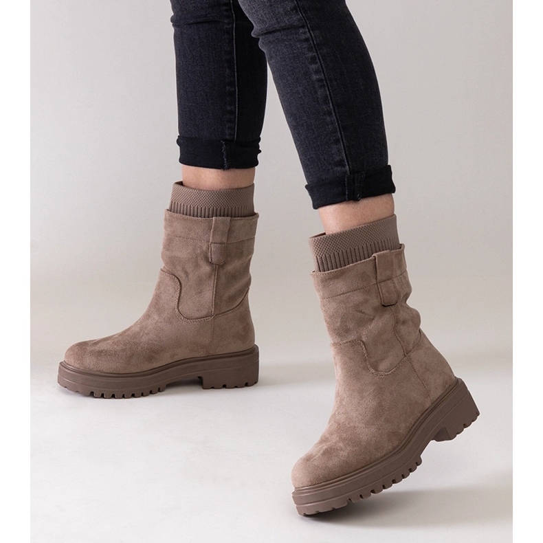 Beigefarbene Slip-On-Stiefeletten mit Ralia-Socke 1