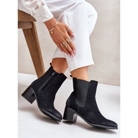 Isolierte Damenstiefel mit hohem Absatz in Schwarz von Radeya 8