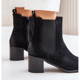 Isolierte Damenstiefel mit hohem Absatz in Schwarz von Radeya 4
