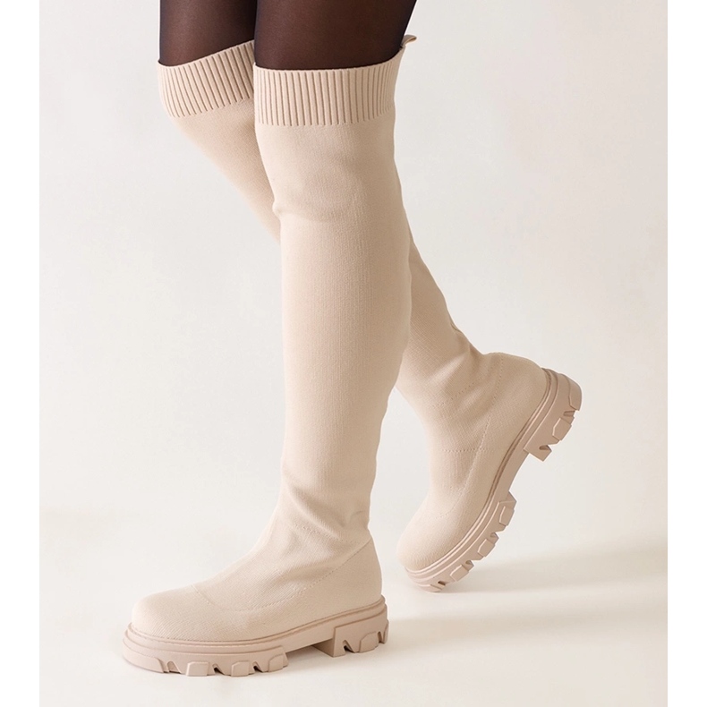 Lange beige Stoffstiefel auf der Athira-Plattform 1