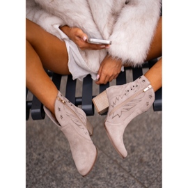 Durchbrochene Wildleder-Cowboystiefel mit hohem Absatz Lewski 3613 Cappucino beige 6