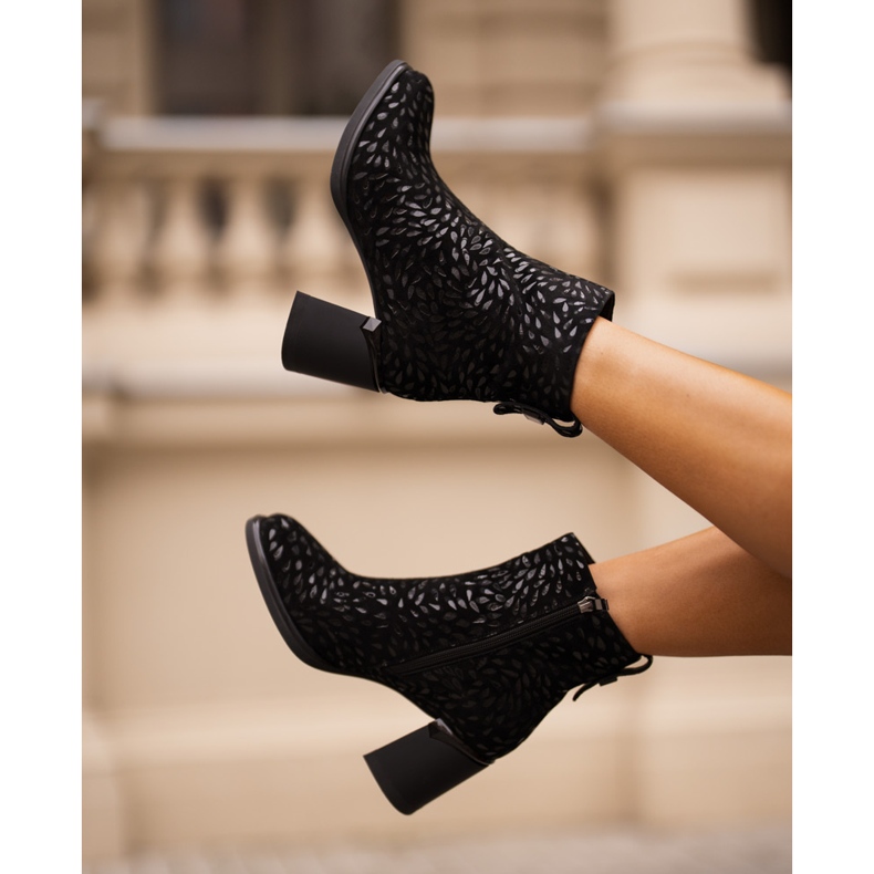 S.Barski Wildleder-Stiefeletten mit dekorativer Prägung D&amp;A CR42-192 Schwarz 1