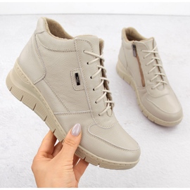 Bequeme Damen-Lederstiefeletten mit Keilabsatz Ekri Helios 543 beige 1