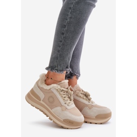 Isolierte Damen-Sneaker auf der Big Star-Plattform OO274A214 Beige 1