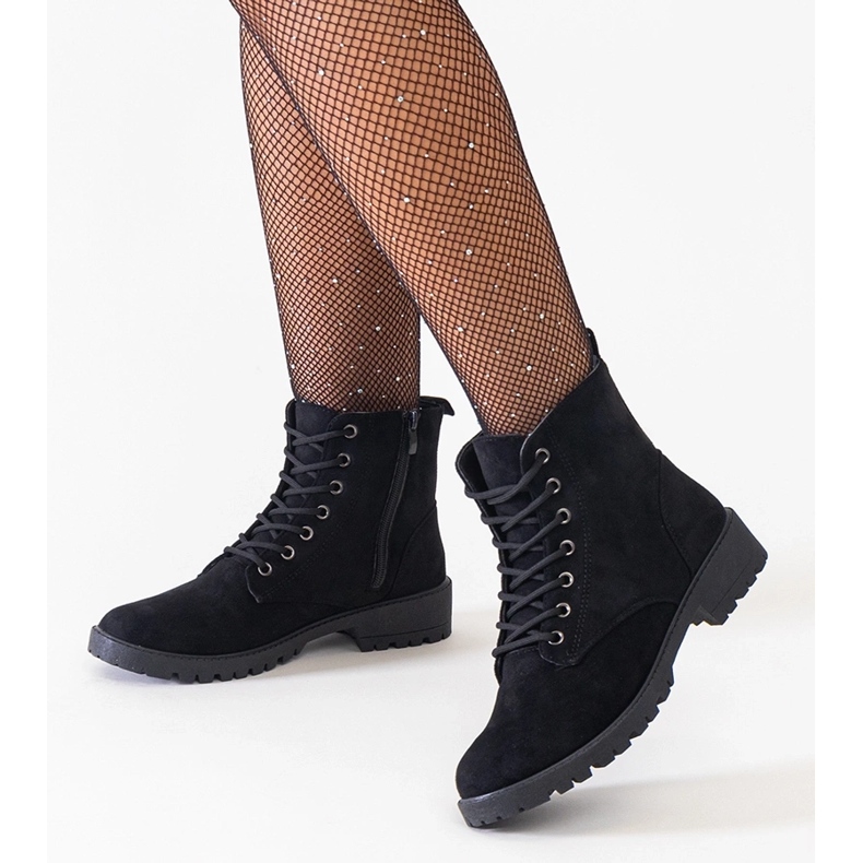 Schwarze Worker-Stiefeletten aus Öko-Wildleder auf der Barosa-Plattform 1