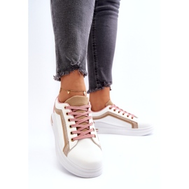 Frauensportarten schleicht sich mit beige Glitzer weiß 3