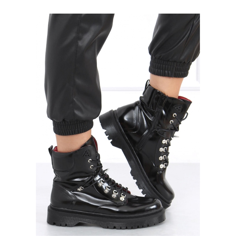 Kari Schwarze Schnürstiefeletten – Inello 2