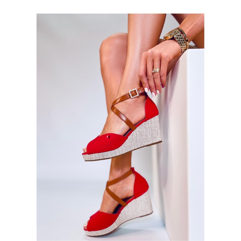 Berna Red Keilsandaletten mit offener Zehenpartie – Inello rot 1