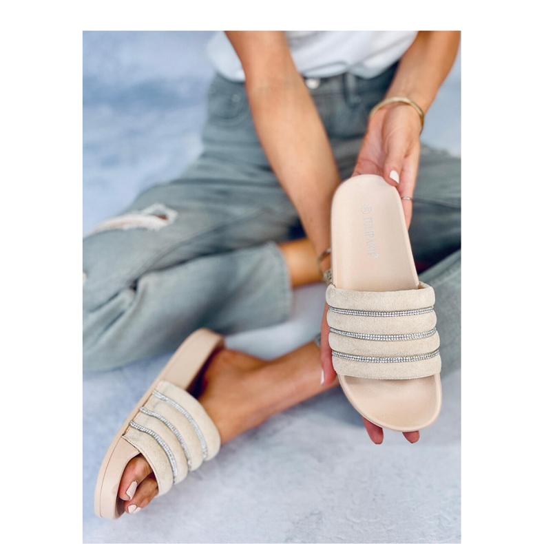 Beigefarbene Flip-Flops mit Strasssteinen 1