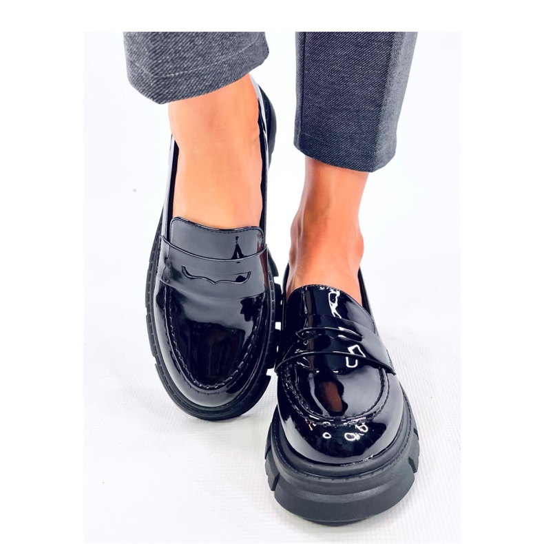 Gladieu Schwarze Lack-Slipper – Inello 2