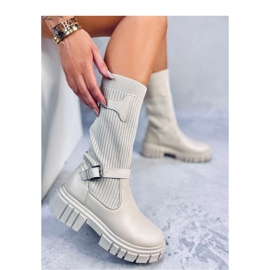 Reitstiefel mit flexiblem Obermaterial in Beige 1