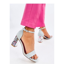 Jeans-Sandalen mit hohen Absätzen und Steinen blau 1