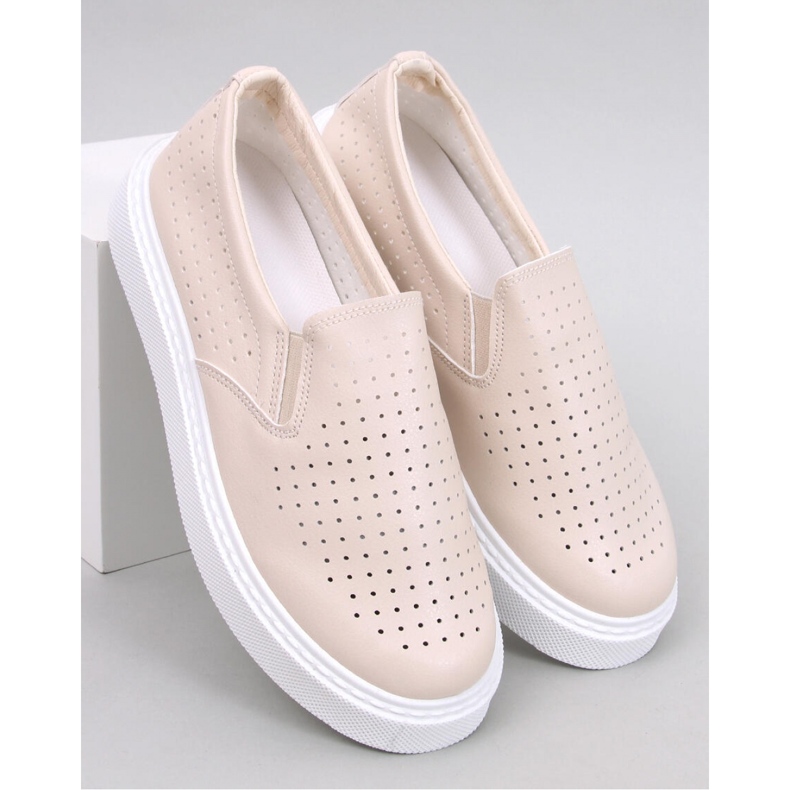 Beigefarbene, durchbrochene Slip-On-Sneaker 1