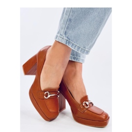 Kamelbraune Slipper mit hohen Absätzen 1