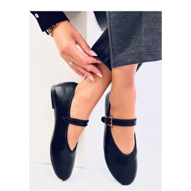 Ballerinas mit schwarzem Riemen 1