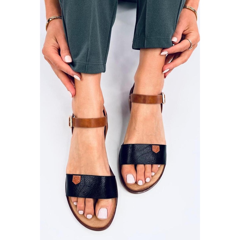 Schwarze Damensandalen 1