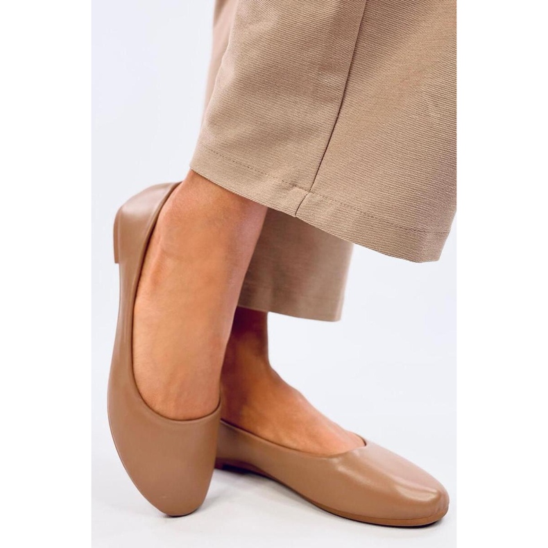 Tova Khaki Ballerinas mit Ledereinsatz – Inello braun 1