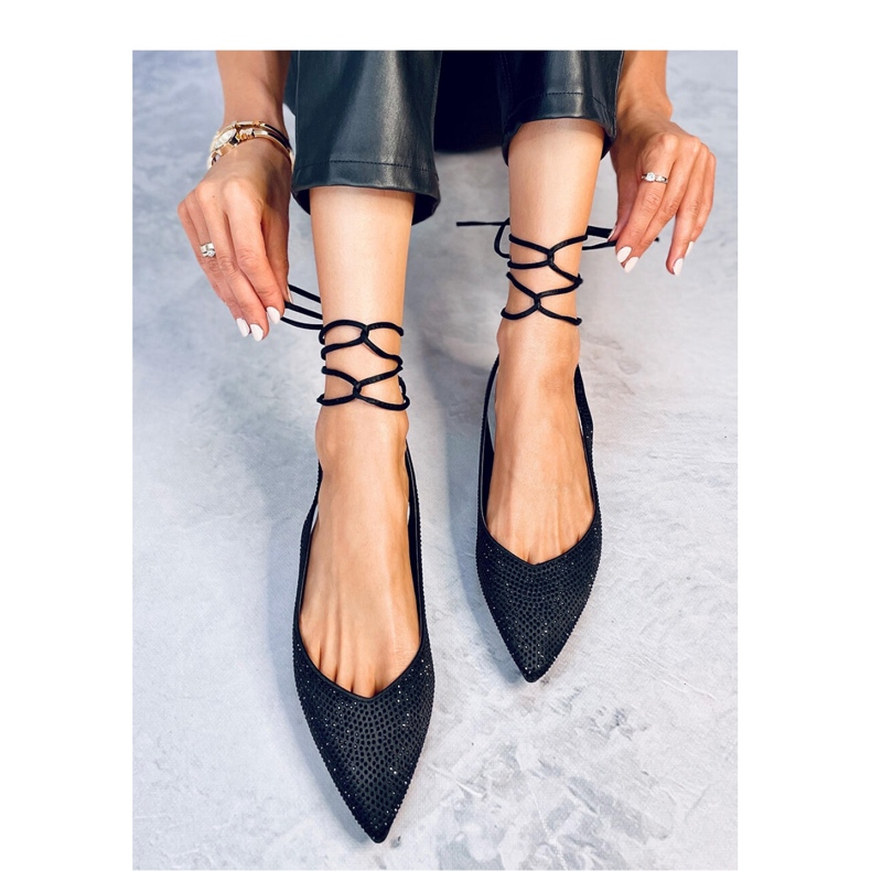 Vonda Schwarze Ballerinas mit Strasssteinen und offenem Absatz – Inello 1