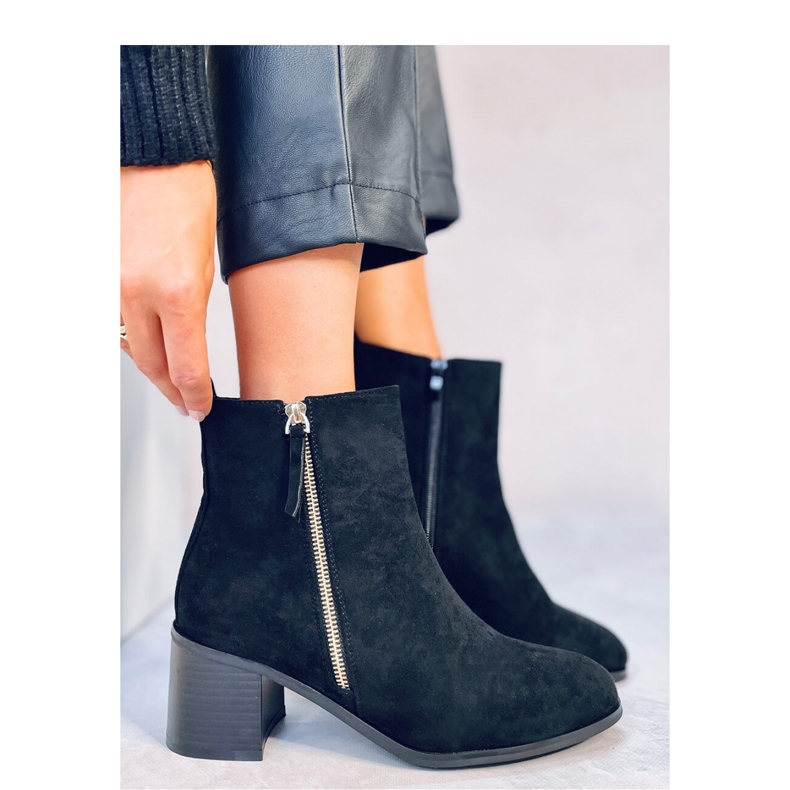 Aguirre Schwarze Wildleder-Stiefeletten mit hohen Absätzen – Inello 1