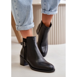 Isolierte Damen-Stiefeletten mit Schnalle, schwarz 1