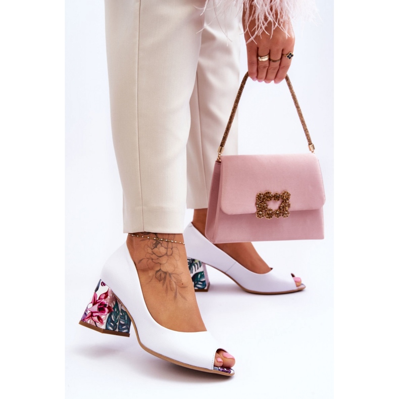 Damenpumps mit dekorativem Absatz Lewski Pumps Lewski White Groch weiß 1