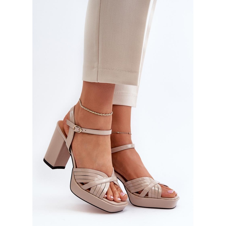 Elegante Damen-Sandalen mit hohen Absätzen beige 1