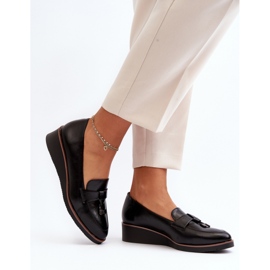 Damenschuhe mit hellschwarzem Keilabsatz 2