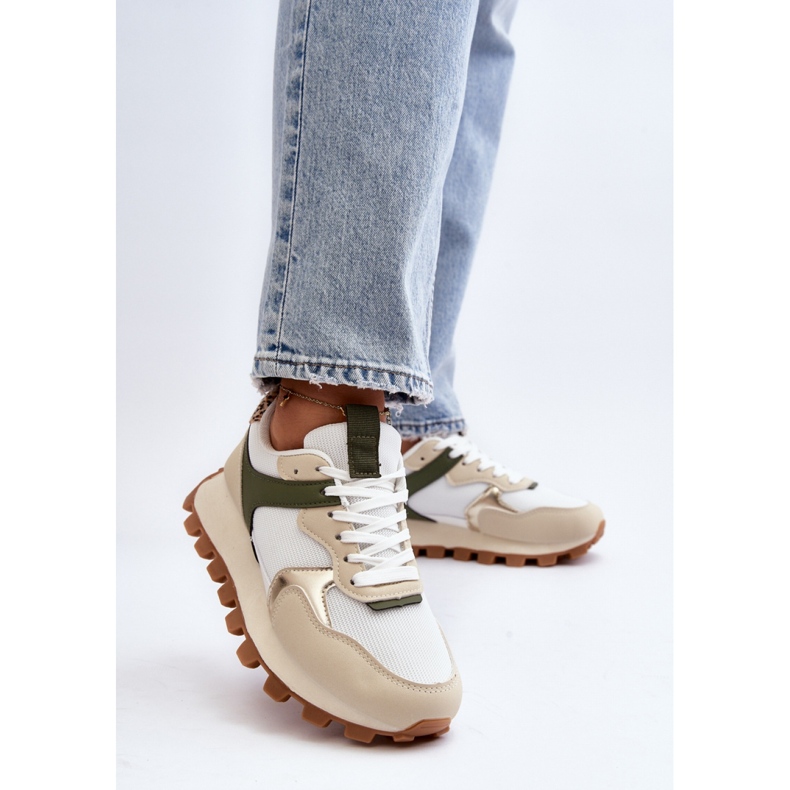 Damen-Sportschuhe auf der beige/grünen Plattform 2