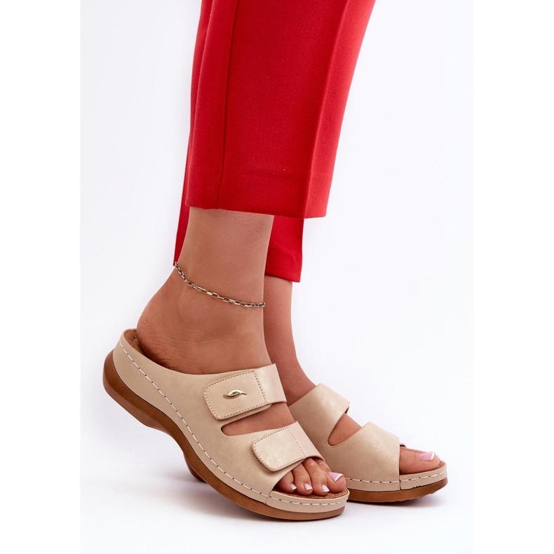 Beige Damen-Flip-Flops mit flacher Sohle 1