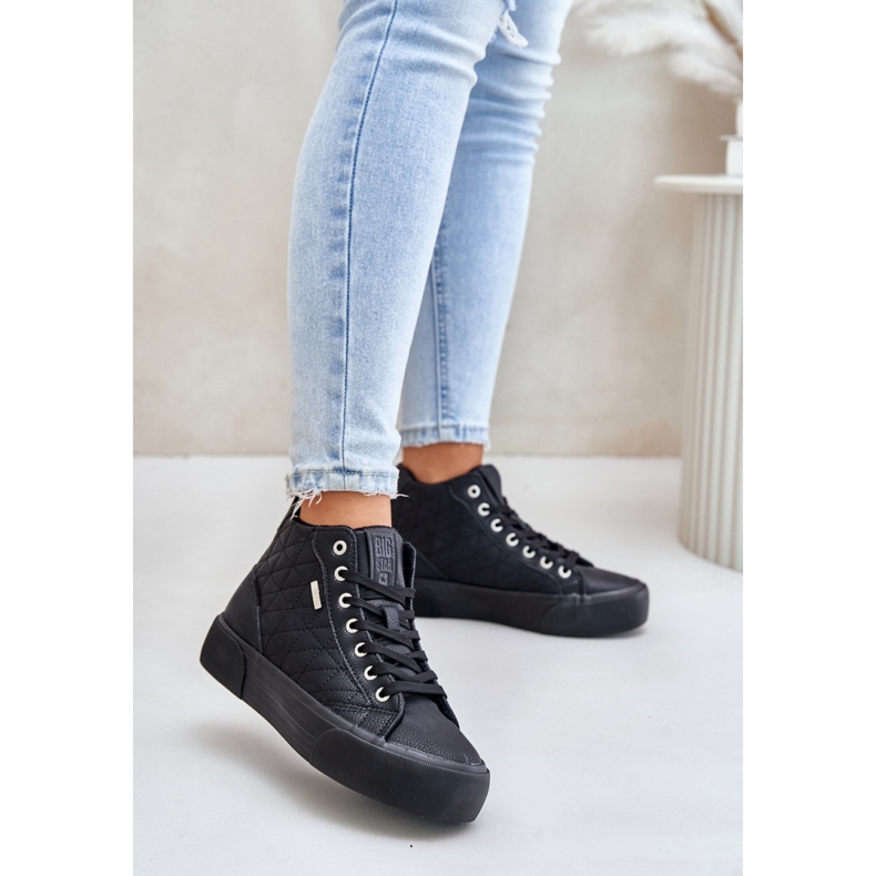 Gesteppte, isolierte Big Star Black-Sneaker schwarz 1