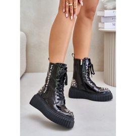 S.Barski Plateaustiefel aus Lackleder mit schwarzer Verzierung 1