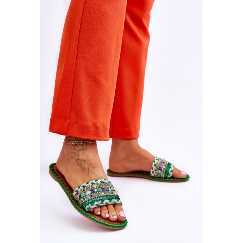 Grüne verzierte Flip-Flops 2 Grüne verzierte Flip-Flops 2