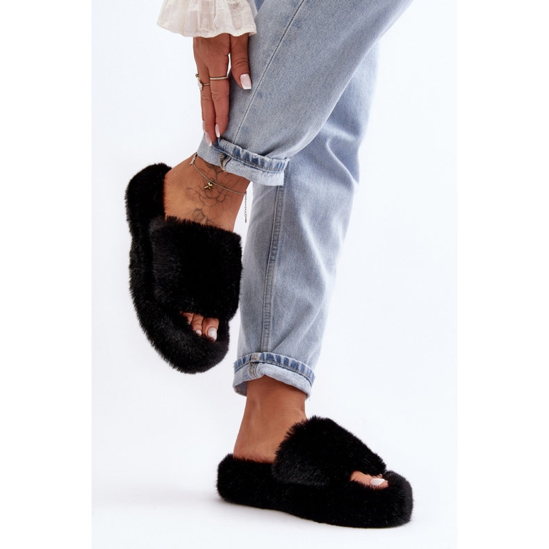 Schwarze Fellhausschuhe für Damen 1