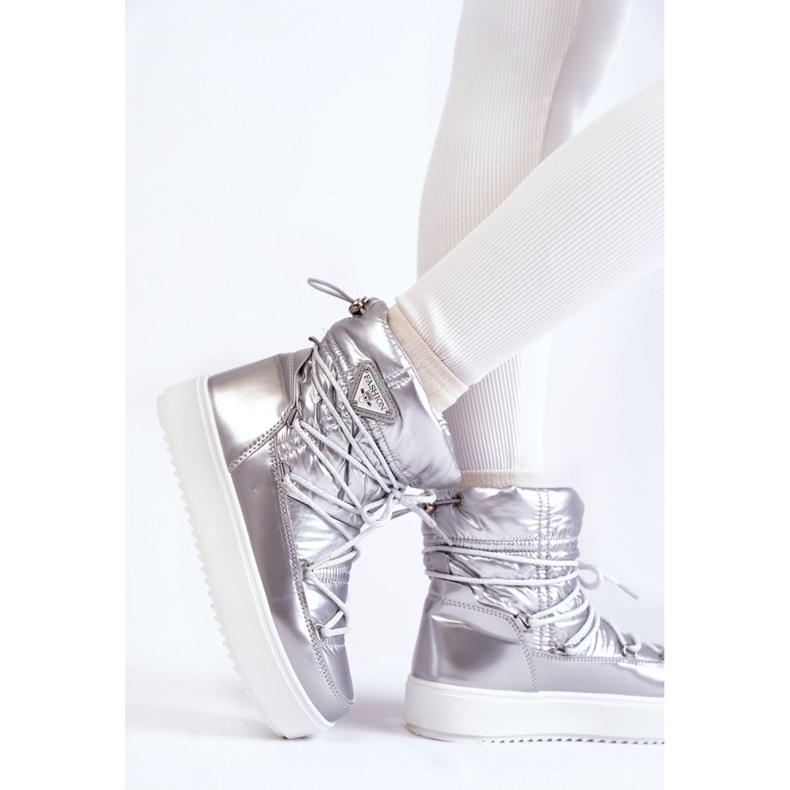 Silberne Damen-Schneestiefel mit Schnürung und Plateausohle grau 1