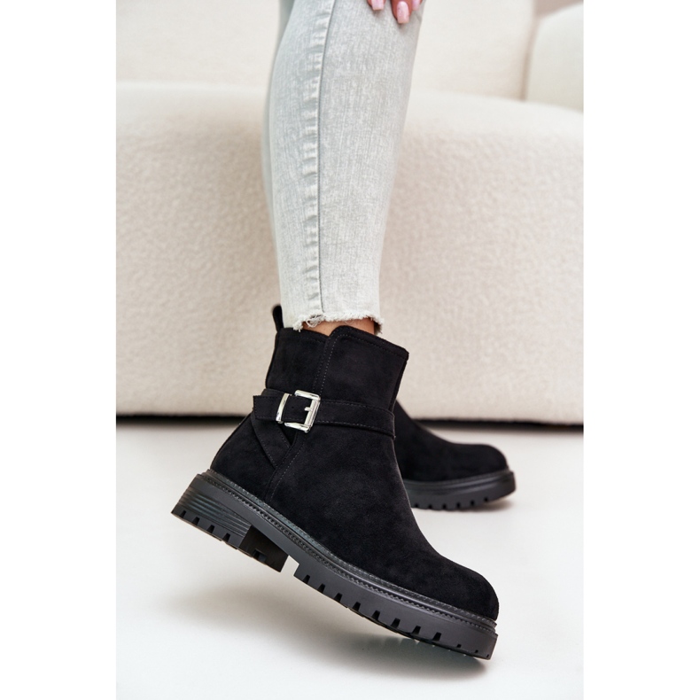 Isolierte Damenstiefeletten mit schwarzer Schnalle 1