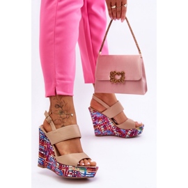 Beige Damen-Keilsandalen 1