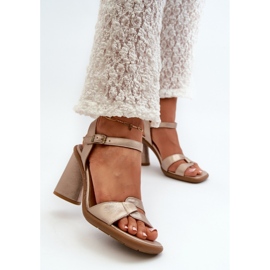 Step in style Sandalen Modell Maciejka 06029-25 Gold – Treten Sie ein mit Stil gelb 1