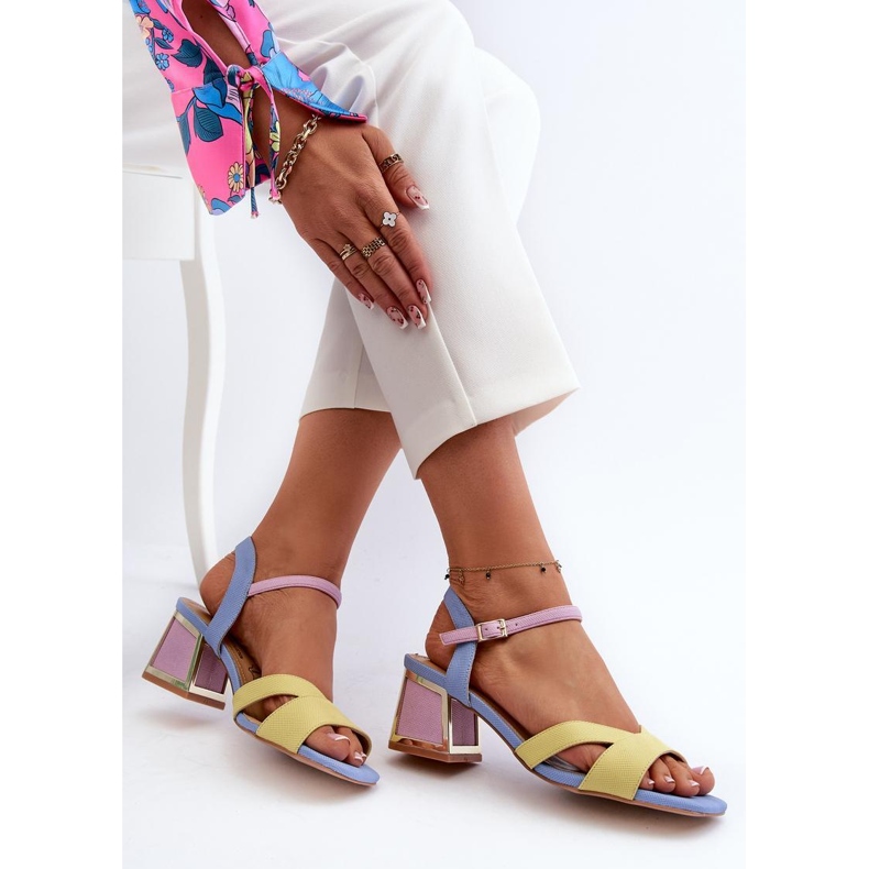 Step in style Sandalen Modell Da CR482 Gelb – Treten Sie mit Stil ein 2