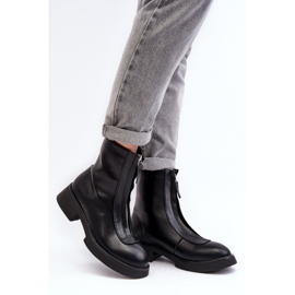 Schwarze Damenstiefel mit flachem Absatz 1